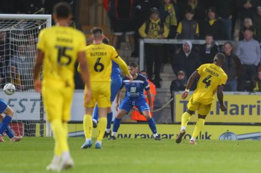 Burton Albion 'dan 4 numaralı Adedeji Oshilaja, 27 Kasım 2022 tarihinde İngiltere' nin başkenti Trent 'te oynanan ve Burton' ın Chippenham Town 'a karşı oynadığı ikinci turda 6-1' lik galibiyet golünü kaydetti.