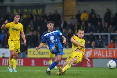 Chippenham Town 'dan Harry Parsons 27 Kasım 2022 tarihinde İngiltere' nin Trent üzerine Burton 'un oynadığı Pirelli Stadyumu' nda oynanan 2.