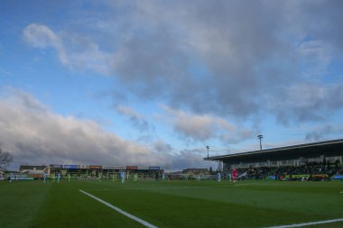 The New Lawn 'ın genel görünümü, Forest Green Rover' ın evi Sky Bet League 1 maçı sırasında Forest Green Rovers Cambridge United 'a karşı The New Lawn, Nailsworth, İngiltere, 3 Aralık 202