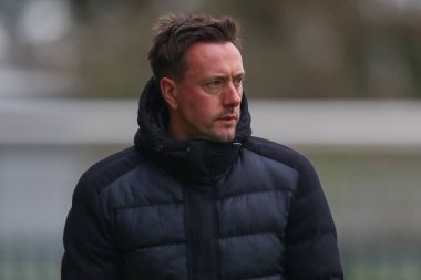 Ian Burchnall, New Lawn, Nailsworth, İngiltere 'de 3 Aralık 202' de oynanan Sky Bet 1 karşılaşmasında Forest Green Rovers ve Cambridge United takımının teknik direktörü.