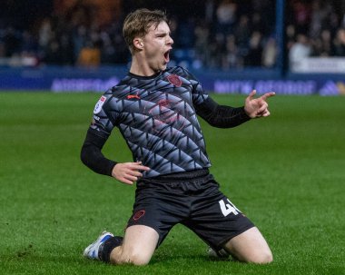 Barnsley 'li Luca Connell, 2 Aralık 202' de İngiltere 'nin Peteron Homes Stadyumu' nda oynanan Sky Bet 1 karşılaşmasında golünü kutluyor ve skoru 0-1 'e çıkarıyor.