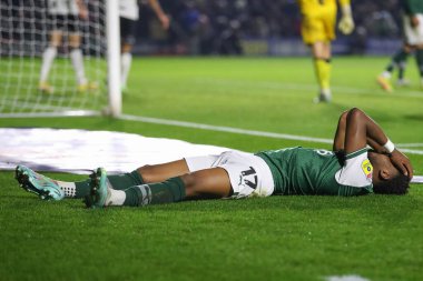 Plymouth Argyle 'dan 17 numaralı Bali Mumba, 2 Aralık 202' de Home Park, Plymouth, İngiltere 'de oynanan Sky Bet Lig 1 karşılaşmasında kalenin çok gerisine düştü.