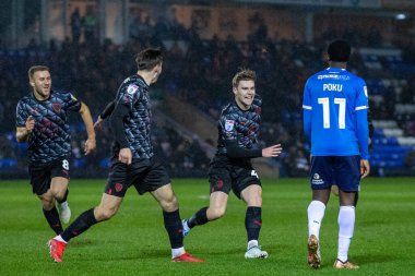 Barnsley 'li Luca Connell, 2 Aralık 202' de İngiltere 'nin Peteron Homes Stadyumu' nda oynanan Sky Bet 1 karşılaşmasında golünü kutluyor ve skoru 0-1 'e çıkarıyor.