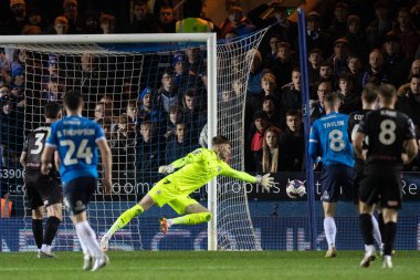 Barnsley 'den Bradley Collins 2 Aralık 202' de Weston Homes Stadyumu, Peterborough, İngiltere 'de oynanan 1.