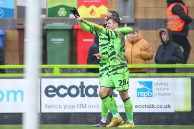 Forest Green Rovers 'dan Josh March 28, 3 Aralık 202' de The New Lawn, Nailsworth, Birleşik Krallık 'ta oynanan Sky Bet League 1 maçında gol atma hedefini kutluyor.