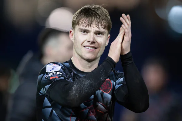 Luca Connell Barnsley Applaudit Les Supporters Plein Temps Après Match — Photo