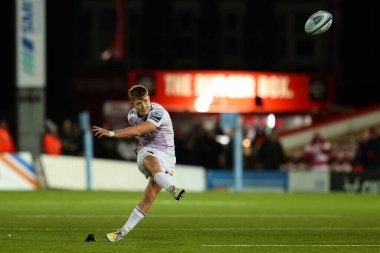 Northampton Saints 'ten Fin Smith, 3 Aralık 202' de Kingsholm Stadyumu 'nda oynanan Gallagher Premiership maçında Gloucester, Northampton Saints' e karşı oynuyor.