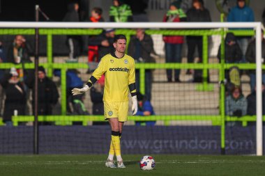 Forest Green Rover 'dan Luke McGee, 3 Aralık 202' de New Lawn, Nailsworth, Birleşik Krallık 'ta Forest Green Rovers' a karşı oynadığı 1.