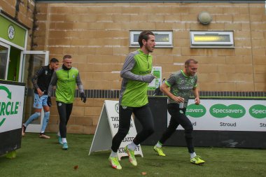 Forest Green Rovers 'dan Kyle McAllister 3 Aralık 202' de The New Lawn, Nailsworth, Birleşik Krallık 'ta oynanan Sky Bet Lig 1 maçı öncesi ısınma maçında 17.
