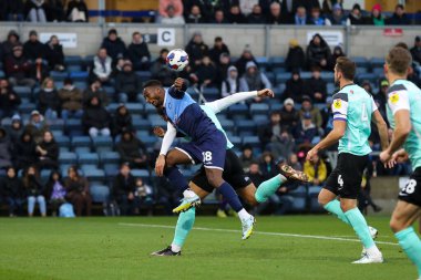 Wycombe Wanderers takımından Brandon Hanlan, 4 Aralık 202 'de Adams Park, High Wycombe, Birleşik Krallık' ta Wycombe Wanderers 'a karşı oynanan 1.