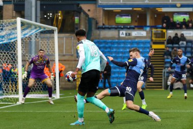 Reeco Hackett-Fairchild, 4 Aralık 202 'de Adams Park, High Wycombe, Birleşik Krallık' ta Wycombe Wanderers 'a karşı oynanan Sky Bet 1 karşılaşmasında geniş bir atış yaptı.