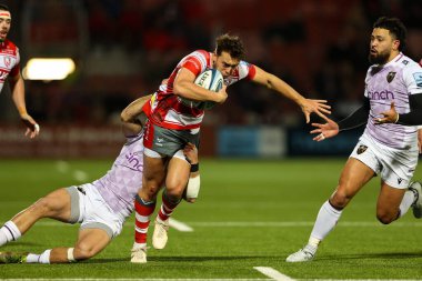 Gloucester Rugby 'den Lloyd Evans, 3 Aralık 202' de Kingsholm Stadyumu, Gloucester, İngiltere 'de oynanan Gloucester Premiership maçında Rugby, Northampton Saints' e karşı.