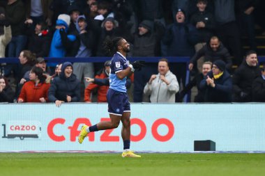 Garath McCleary, Adams Park, High Wycombe, Birleşik Krallık 'ta Wycombe Wanderers-Portsmouth maçında ikinci golünü atmasını kutluyor.