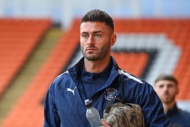 Blackpool 'dan Gary Madine 10 Aralık 2022' de Bloomfield Road, Blackpool 'da Blackpool-Birmingham City maçından önce Bloomfield Road' a vardı.