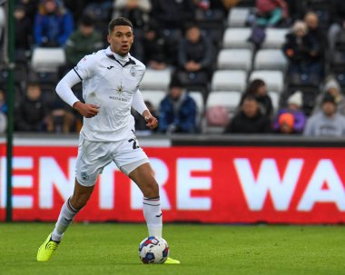 Swansea City 'nin 23 numaralı Nathan Wood maçı sırasında Swansea City ile Norwich City arasında Swansea.com Stadyumu, Swansea, İngiltere, 10 Aralık 2022
