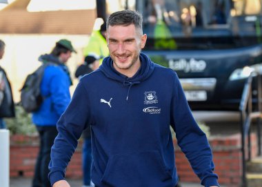 Plymouth Argyle orta saha oyuncusu Danny Mayor (10), 10 Aralık 2022 tarihinde Cambridge United ve Plymouth Argyle arasındaki Sky Bet Lig 1 maçı sırasında Cambridge, İngiltere 'deki Abbey Stadyumu' na geldi.