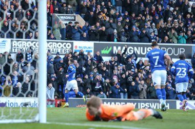 Ipswich Town 'dan Conor Chaplin, 10 Aralık 2022' de Ipswich Road, Ipswich, İngiltere 'de Ipswich Town' a karşı oynanan Sky Bet 1 karşılaşmasında 1-0 kazanma hedefini kutluyor.