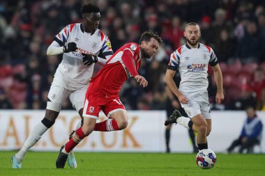 Middlesbrough 'dan Jonathan Howson 10 Aralık 2022' de Middlesbrough ile Luton Town arasındaki Sky Bet Şampiyonası karşılaşmasında faul yaptı.