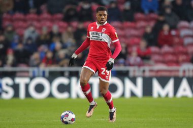 Middlesbrough 'dan Chuba Akpom # 29 numara Middlesbrough' un 10 Aralık 2022 'de Riverside Stadyumu' nda oynanan Middlesbrough-Luton Town maçında top üzerinde.