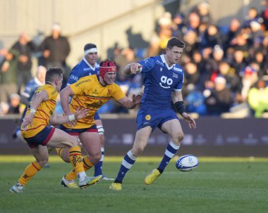 Sam James # 13 of Sale Sharks Avrupa Şampiyonlar Kupası B Grubu karşılaşmasında Satış Köpekbalıkları Ulster Rugby 'ye karşı AJ Bell Stadyumu, Eccles, İngiltere, 11 Aralık 2022