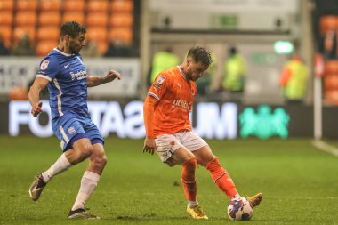 Blackpool 'un 29 numaralı Luke Garbutt 10 Aralık 2022' de Bloomfield Road, Blackpool 'da Blackpool-Birmingham City maçında maç yapıyor.