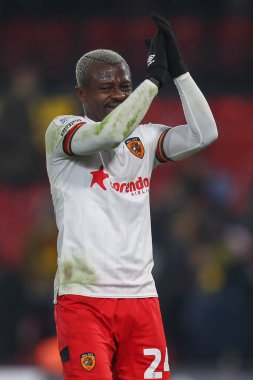 Hull City 'den Jean Michal Seri 11 Aralık 2022' de Watford vs Hull City Vicarage Road, İngiltere 'de oynanan Sky Bet Şampiyonası maçından sonra gezgin taraftarları alkışlıyor.