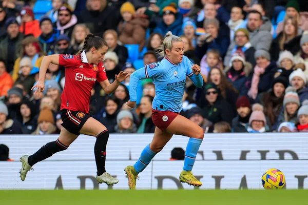 Manchester City 'den Lauren Hemp 11 numara, Manchester United' ın 11 Aralık 2022 'de Etihad Kampüsü' nde Manchester City United 'a karşı Manchester City Kadınlar Süper Ligi karşılaşmasında Manchester United' ın 2.