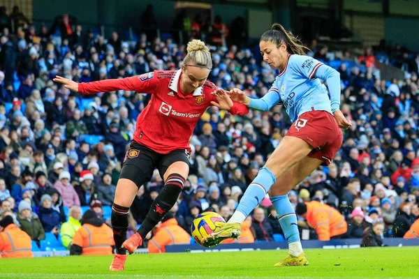 Manchester City 'den Leila Ouahabi # 15 ve Manchester United # 9 FA Kadınlar Süper Ligi karşılaşmasında Manchester City United Women vs Manchester United Women at Etihad Campus, Manchester, İngiltere, 11.12.2022