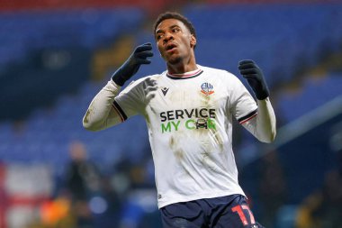 Bolton Wandersduring 'in 17 numarası Oladapo Afolayan 13 Aralık 2022' de Bolton Stadyumu 'nda oynanan Papa John' s Trophy maçı Bolton Wanderers ile Manchester United U21 maçını kaçırdıktan sonra üzgün görünüyor.