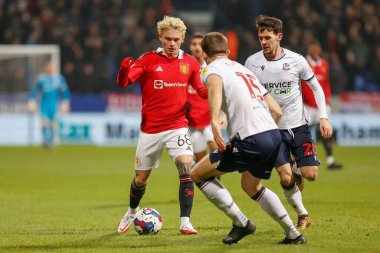 Manchester United 'ın 68 numaralı oyuncusu Isak Hansen-Aaroen, Papa John' s Trophy maçında Bolton Wanderers 'ın Manchester United U21' e karşı oynadığı Bolton Stadyumu, Bolton, Birleşik Krallık, 13 Aralık 2022