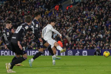 Leeds United 'ın 21 numaralı oyuncusu Pascal Struijk, Leeds Road, Leeds, İngiltere' de oynanan ve 16 Aralık 2022 'de oynanan Orta sezon dostluk maçında 1-1 berabere kalan Leeds United ile Real Sociedad maçında gol attı.