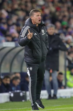 Leeds United 'ın Jesse Marsch teknik direktörü, Leeds United' ın Real Sociedad 'a karşı oynadığı maçta 16 Aralık 2022' de oyuncularına bağırıyor.