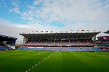 17 Aralık 2022 'de Burnley, Burnley' e karşı Turf Moor, Burnley, Birleşik Krallık 'ta oynanan Gökyüzü İddia Şampiyonası öncesi Çim Mağribi maçı genel görünümü