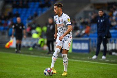 Blackpool 'dan Jerry Yates # 9, 17 Aralık 2022' de Cardiff City Stadyumu 'nda oynanan Cardiff City - Blackpool maçında sahada.