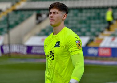 Plymouth Argyle kalecisi Michael Cooper (1), 17 Aralık 2022 'de Home Park, Plymouth, İngiltere' de oynanan Sky Bet Lig 1 karşılaşmasında sahadan ayrıldı.