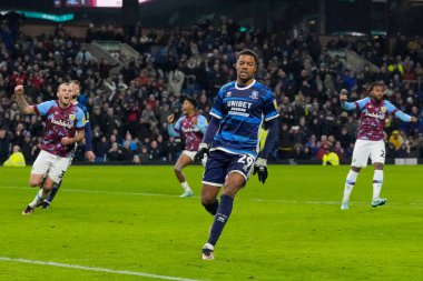 Middlesbrough 'dan Chuba Akpom # 29 numara 17 Aralık 2022' de Burnley ile Middlesbrough arasında oynanan Gökyüzü İddia Şampiyonası maçında penaltı kaçırdıktan sonra tepki gösterdi.