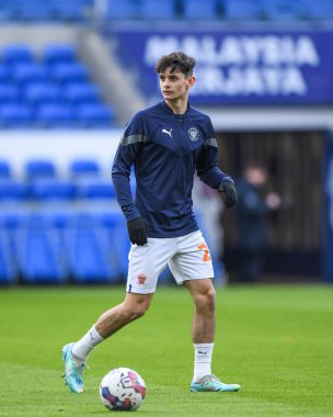 Blackpool 'dan Charlie Patino 17 Aralık 2022' de Cardiff City Stadyumu 'nda oynanan Cardiff City-Blackpool maçında oynanan maç öncesi ısınma maçında