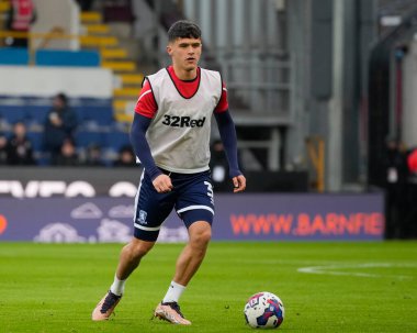 Middlesbrough 'dan Ryan Giles 17 Aralık 2022' de Burnley ile Middlesbrough arasındaki Gökyüzü İddia Şampiyonası maçından önce ısınıyor.