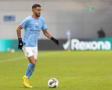 Manchester City 'nin 26. Riyad Mahrez' i, Manchester City 'nin 17 Aralık 2022' de Etihad Kampüsü 'nde Girona' ya karşı oynadığı Orta sezon dostluk maçında ele geçirdi.