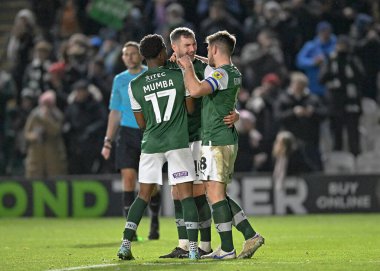 Plymouth Argyle orta saha oyuncusu Danny Mayor (10) p17 / ve Plymouth Argyle orta saha oyuncusu Joe Edwards (8), Plymouth Argyle 'ın Home Park, Plymouth, Birleşik Krallık' ta oynadığı 1.