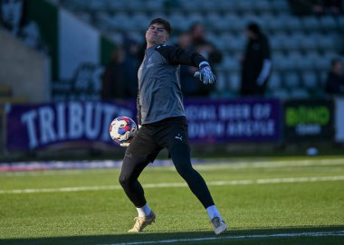 Plymouth Argyle kalecisi Michael Cooper (1), 17 Aralık 2022 'de İngiltere' nin Plymouth kentinde oynanan Sky Bet 1 karşılaşmasında ısınma turunda Plymouth Argyle ile Morecambe karşı karşıya geldi.