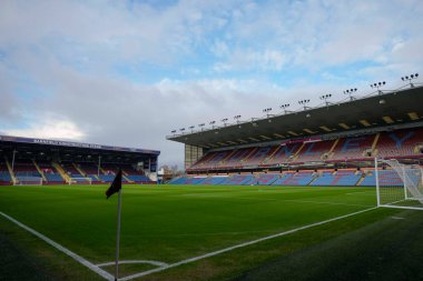 17 Aralık 2022 'de Burnley, Burnley' e karşı Turf Moor, Burnley, Birleşik Krallık 'ta oynanan Gökyüzü İddia Şampiyonası öncesi Çim Mağribi maçı genel görünümü