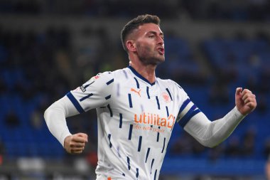 Blackpool 'dan Gary Madine 17 Aralık 2022' de Cardiff City Stadyumu 'nda oynanan Cardiff City-Blackpool maçında 1-1 berabere kaldı.