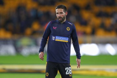 Wolverhampton Wanderers 'dan Joo Moutinho 20 Aralık 2022' de Wolineux, Wolverhampton, İngiltere 'de oynanan Carabao Kupası 4. tur karşılaşması öncesinde ısınma turunda 28 numaralı Joo Moutinho' ya karşı.