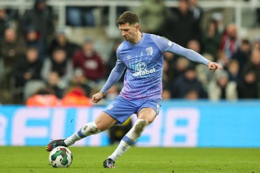 Bournemouth 'dan Chris Mepham # 6. Carabao Kupası Dördüncü Raund karşılaşmasında Newcastle United ile St. James' s Park, Newcastle, İngiltere, 20 Aralık 202