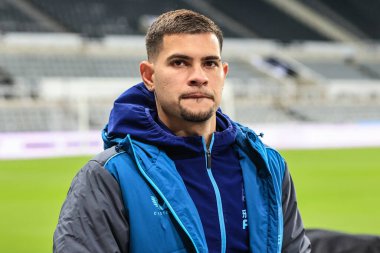 Newcastle United 'ın 39 numaralı Bruno Guimares, 20 Aralık 2022' de St. James 's Park, Newcastle, İngiltere' de oynanan Carabao Kupası 4. tur karşılaşması öncesinde St. James 's Park' a vardı.