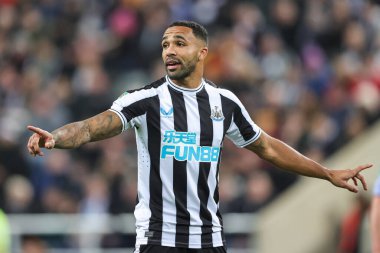 Newcastle United 'dan Callum Wilson 4. Raunt Newcastle United' a karşı St. James 's Park, Newcastle, İngiltere, 20 Aralık 202' de oynanan Carabao Kupası karşılaşmasında takım talimatlarını veriyor.
