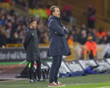 Wolverhampton Wanderers 'ın Julen Lopetegui teknik direktörü Carabao Kupası dördüncü tur karşılaşmasında oyuncularına bağırıyor. Wolverhampton Wanderers, Gillingham' a karşı Molineux, Wolverhampton, İngiltere, 20 Aralık 202