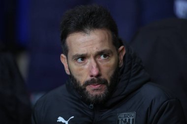 Coventry Building Society Arena, Coventry, İngiltere, 21 Aralık 2022 'de Coventry City ve West Bromwich Albion arasındaki Sky Bet Şampiyonası maçında West Bromwich Albion takımının teknik direktörü Carlos Corbern
