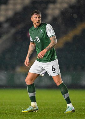 Plymouth Argyle defans oyuncusu Dan Scarr (6) Papa John 's Trophy maçında defans yaptı Plymouth Argyle - AFC Wimbledon Home Park, Plymouth, İngiltere, 21 Aralık 202